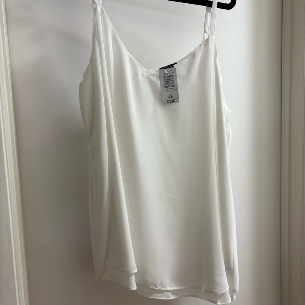 Torrid White Camisole Top with Sleek Design